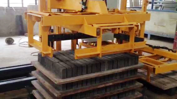 磚闆(pan)分離碼垛機 自(zi)動碼垛疊闆機(ji)