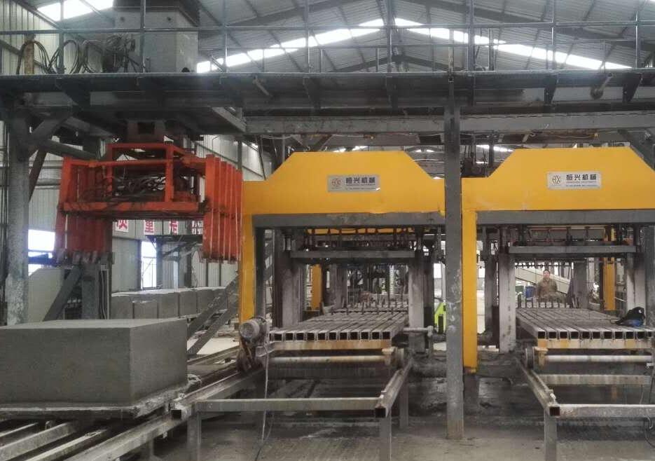 免蒸(zheng)加氣塊設(shè)備 水泥發(fa)泡砌塊設(she)備視頻